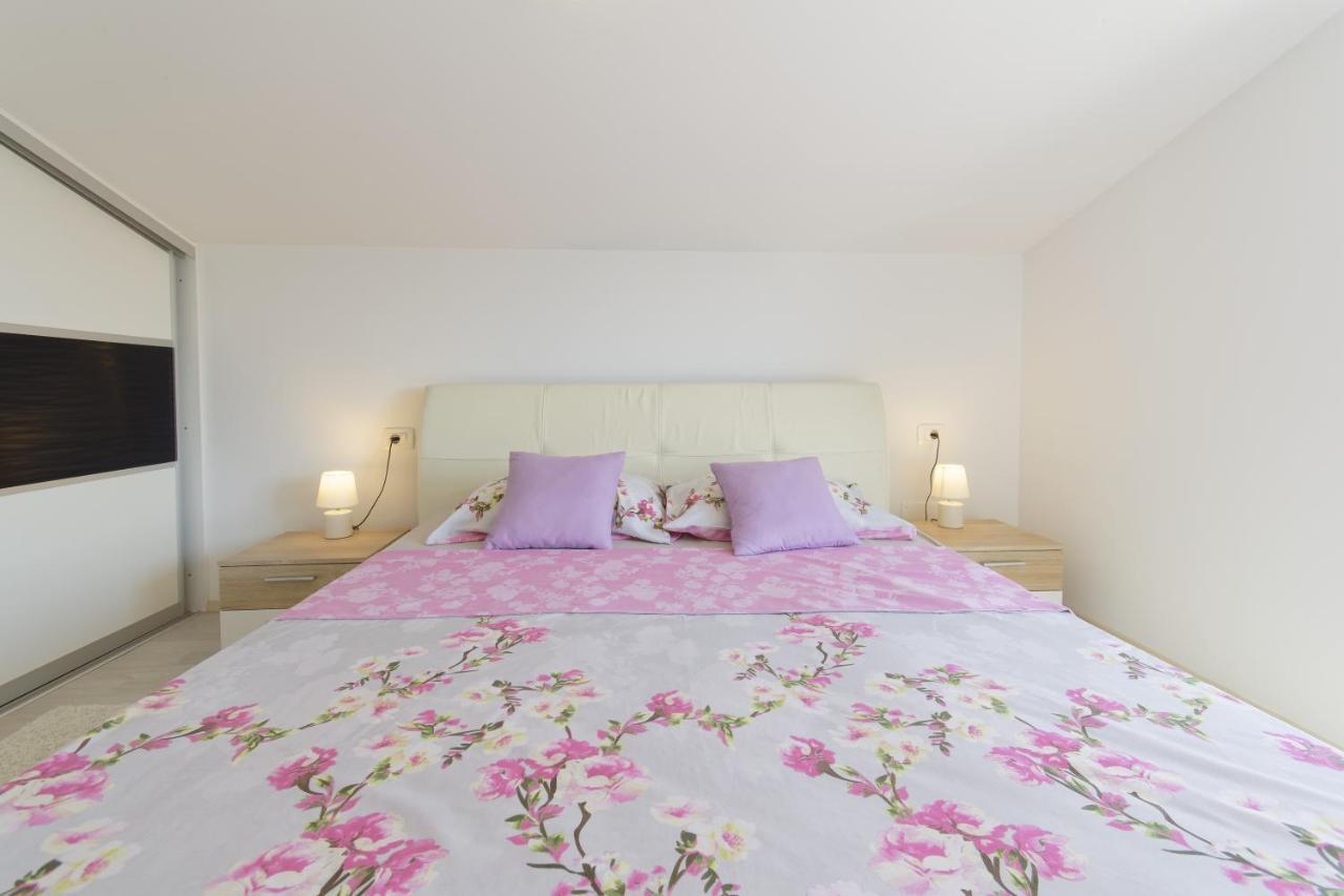 Apartments Goran By Rent Istria Umag Bagian luar foto