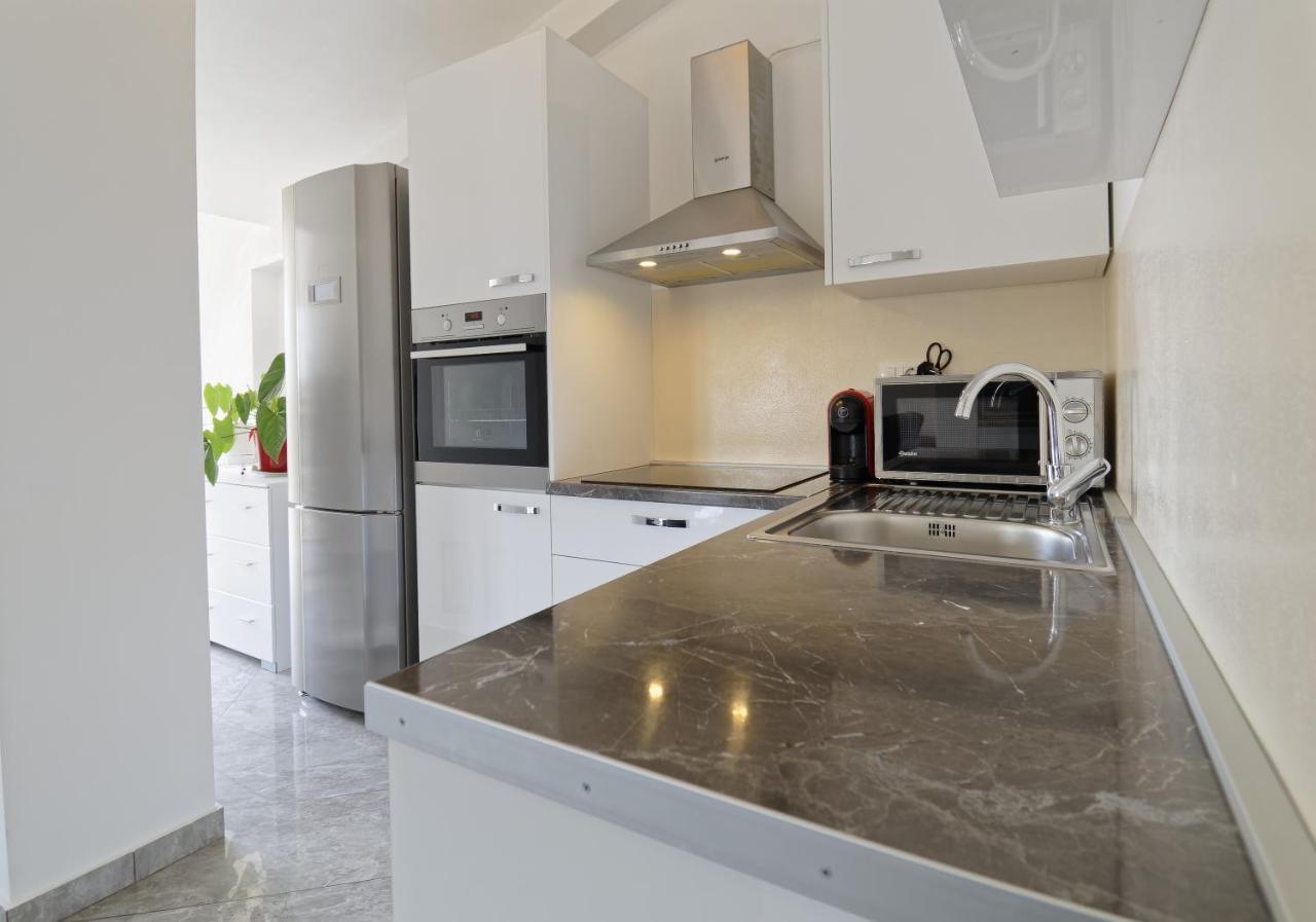 Apartments Goran By Rent Istria Umag Bagian luar foto