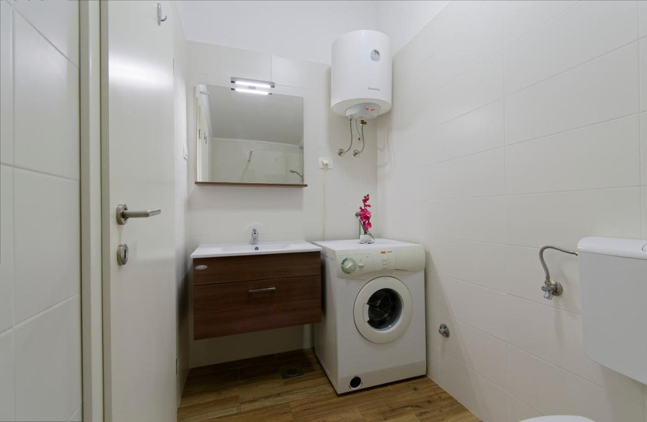 Apartments Goran By Rent Istria Umag Bagian luar foto