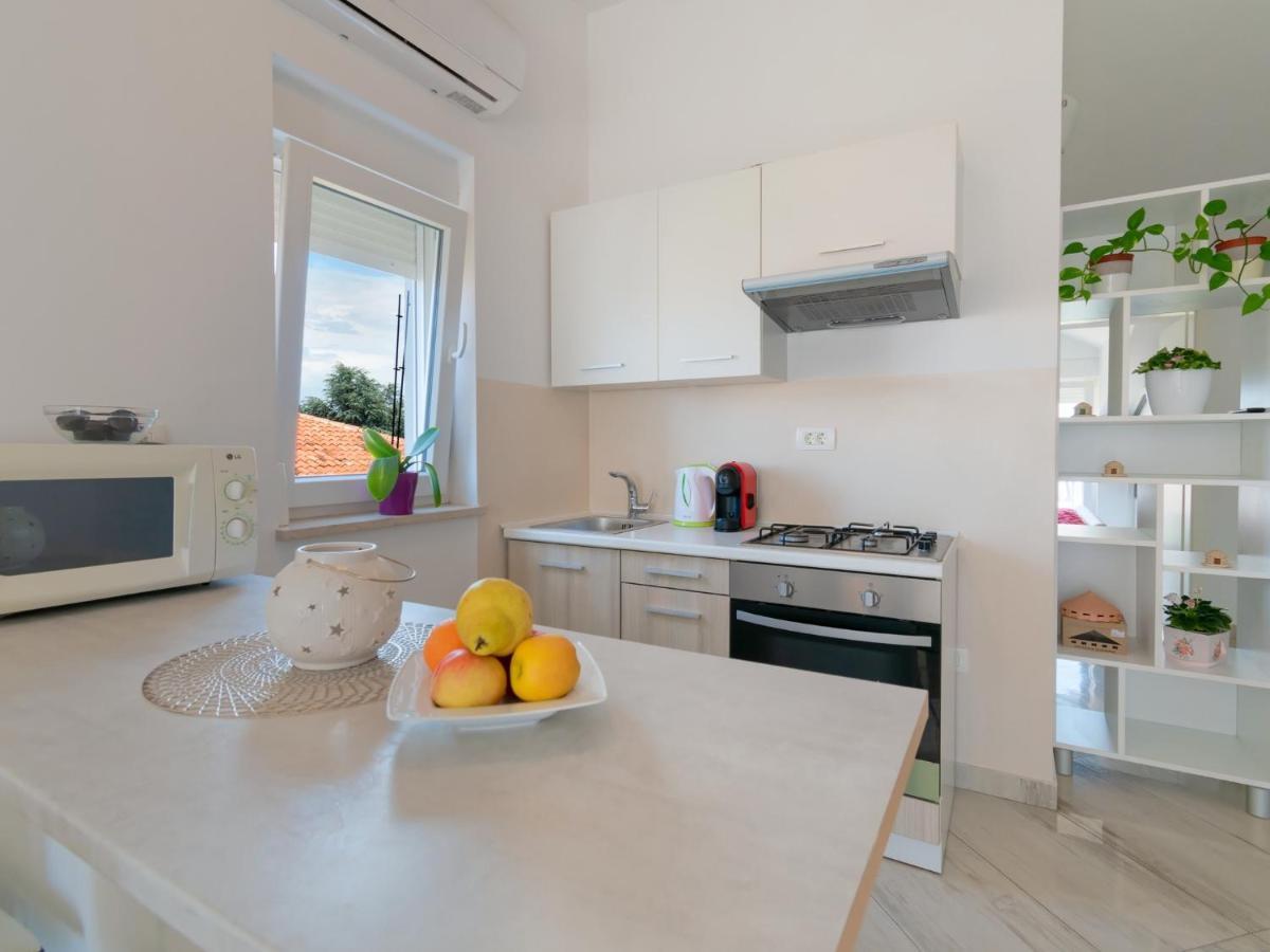 Apartments Goran By Rent Istria Umag Bagian luar foto