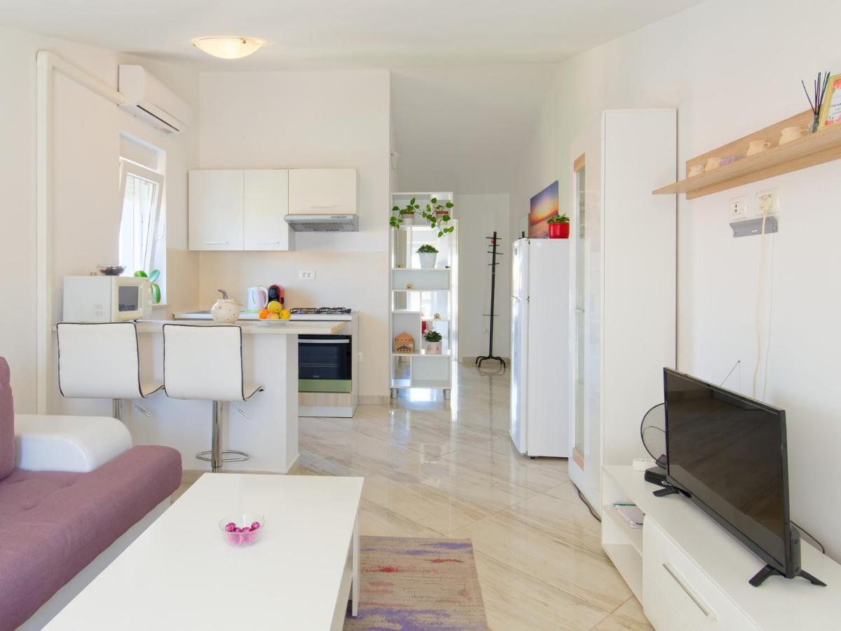Apartments Goran By Rent Istria Umag Bagian luar foto
