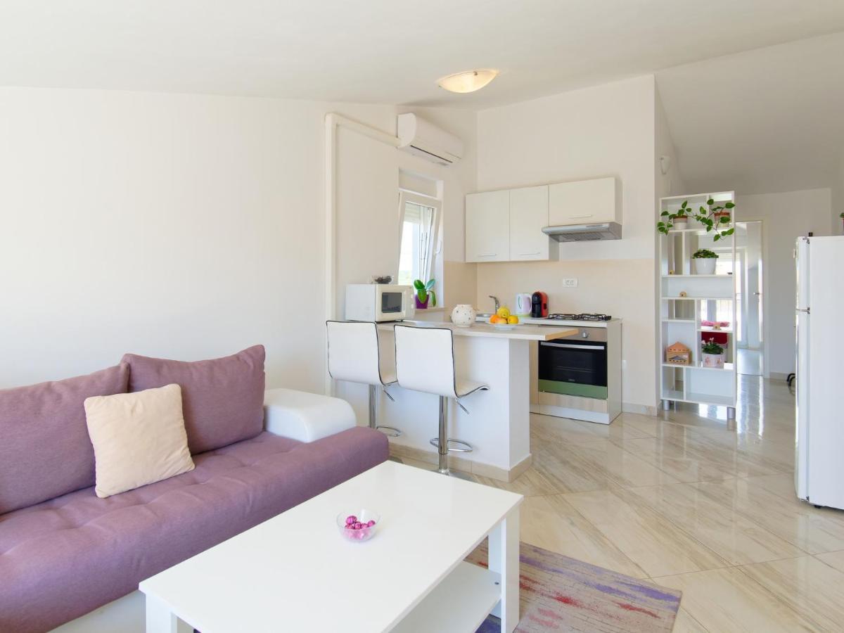 Apartments Goran By Rent Istria Umag Bagian luar foto
